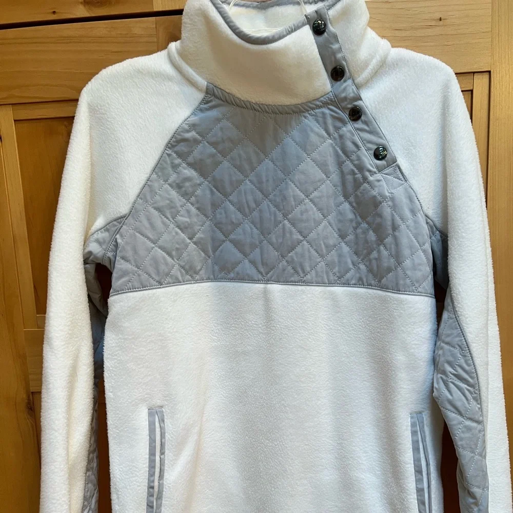 Abercrombie Womens 1/4 snap Fleece Small NWT - Picture 3 of 4